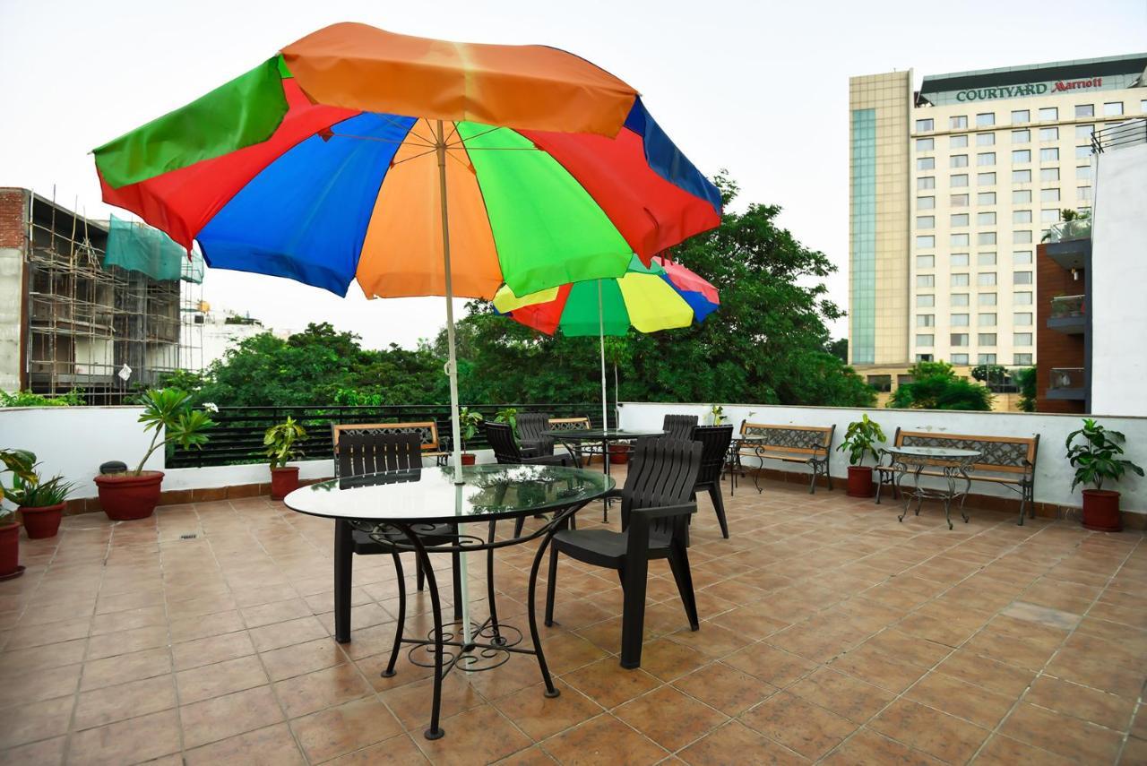 Studio Serviced Apartments Near Fortis Hospital 구르가온 외부 사진