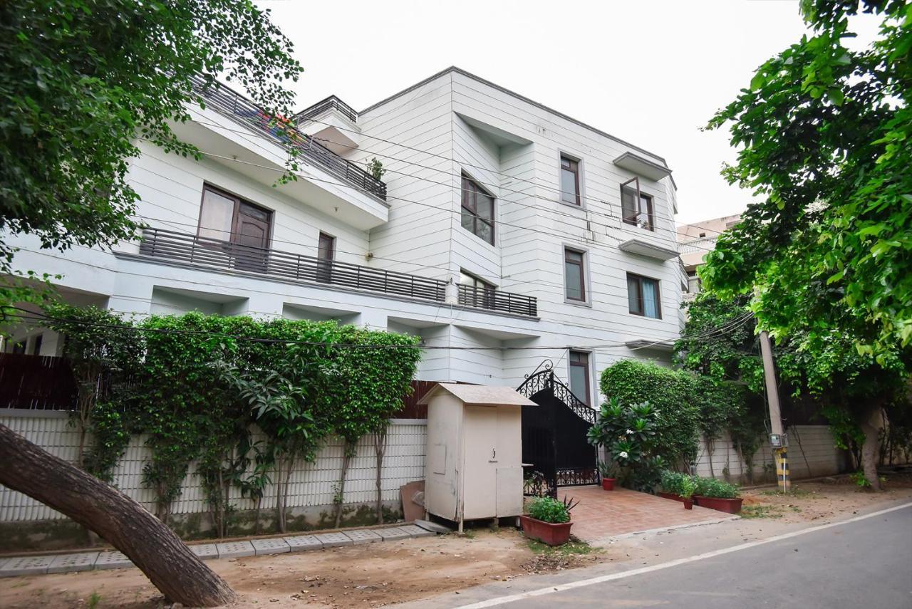 Studio Serviced Apartments Near Fortis Hospital 구르가온 외부 사진
