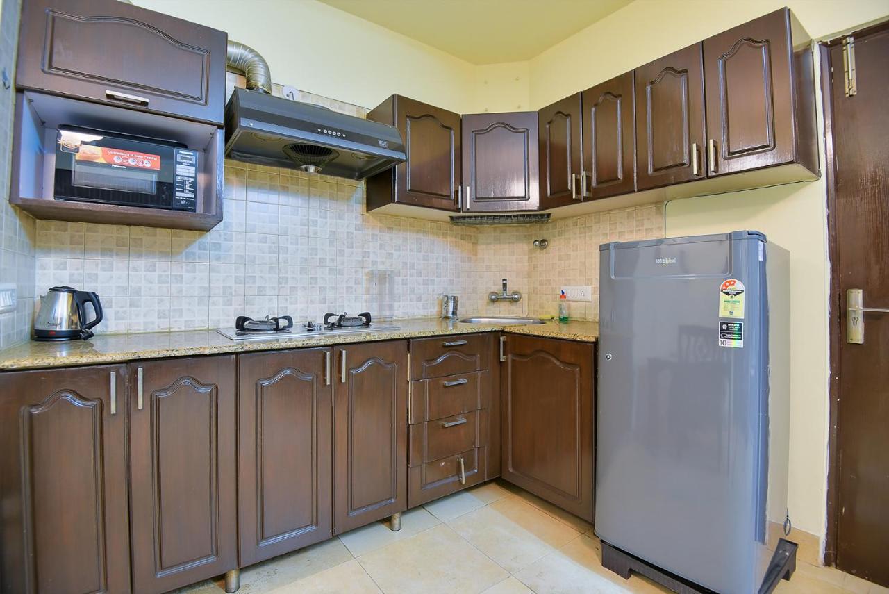 Studio Serviced Apartments Near Fortis Hospital 구르가온 외부 사진