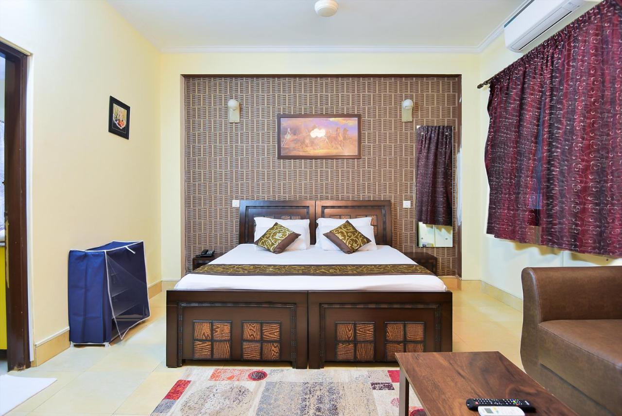 Studio Serviced Apartments Near Fortis Hospital 구르가온 외부 사진