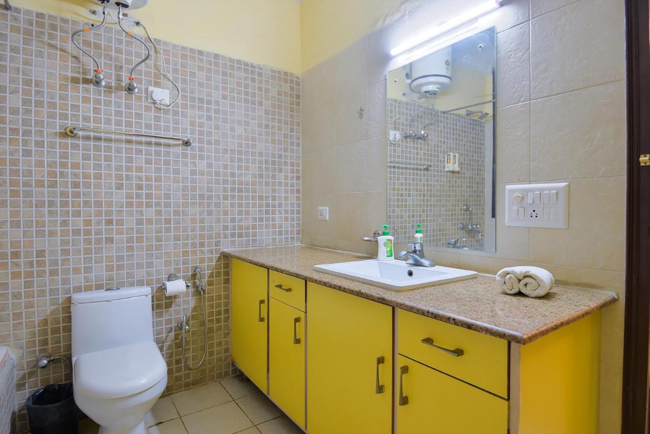 Studio Serviced Apartments Near Fortis Hospital 구르가온 외부 사진