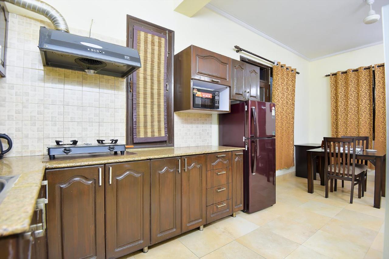 Studio Serviced Apartments Near Fortis Hospital 구르가온 외부 사진