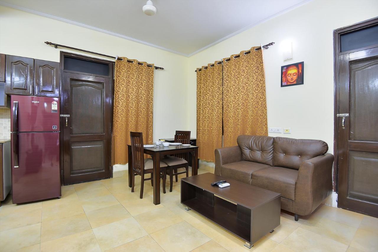 Studio Serviced Apartments Near Fortis Hospital 구르가온 외부 사진